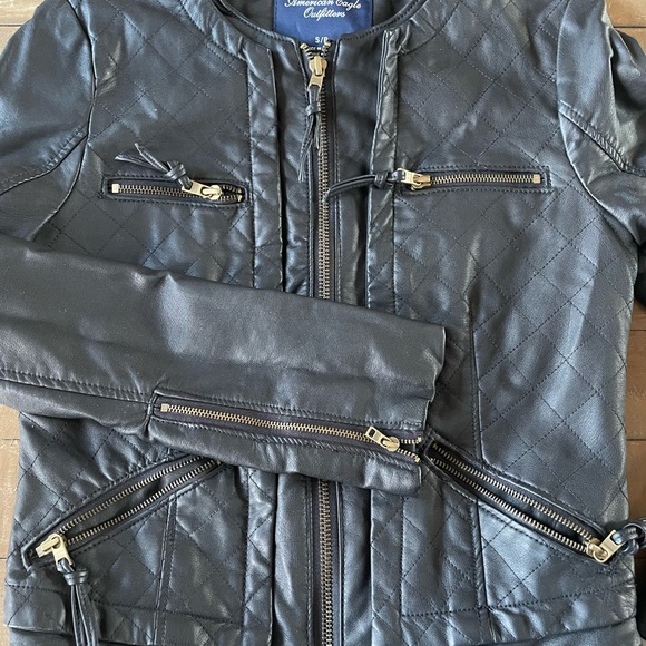 Size small jacket. - Picture 4 of 4